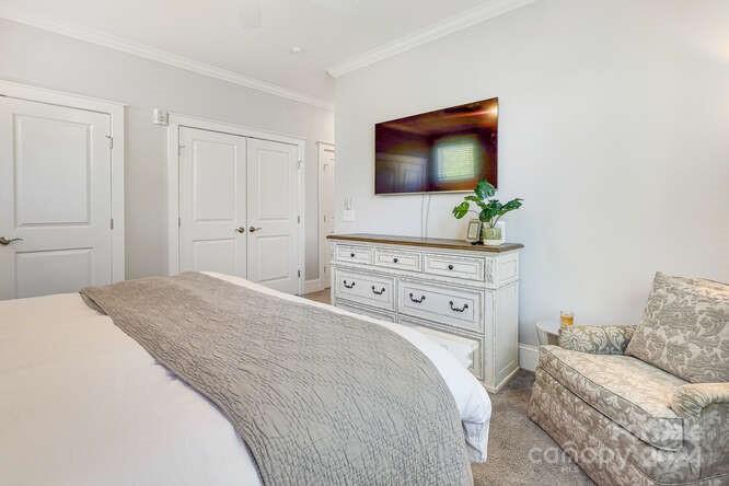 2157 McClintock Road, Unit 111 Charlotte, NC 28205 - Photo 18 of 33 Gallery Image 18