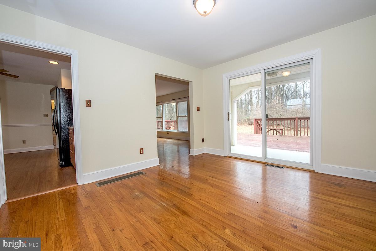 891 Fairview Road Glenmoore, PA 19343 - Photo 7 of 28 Dining Room