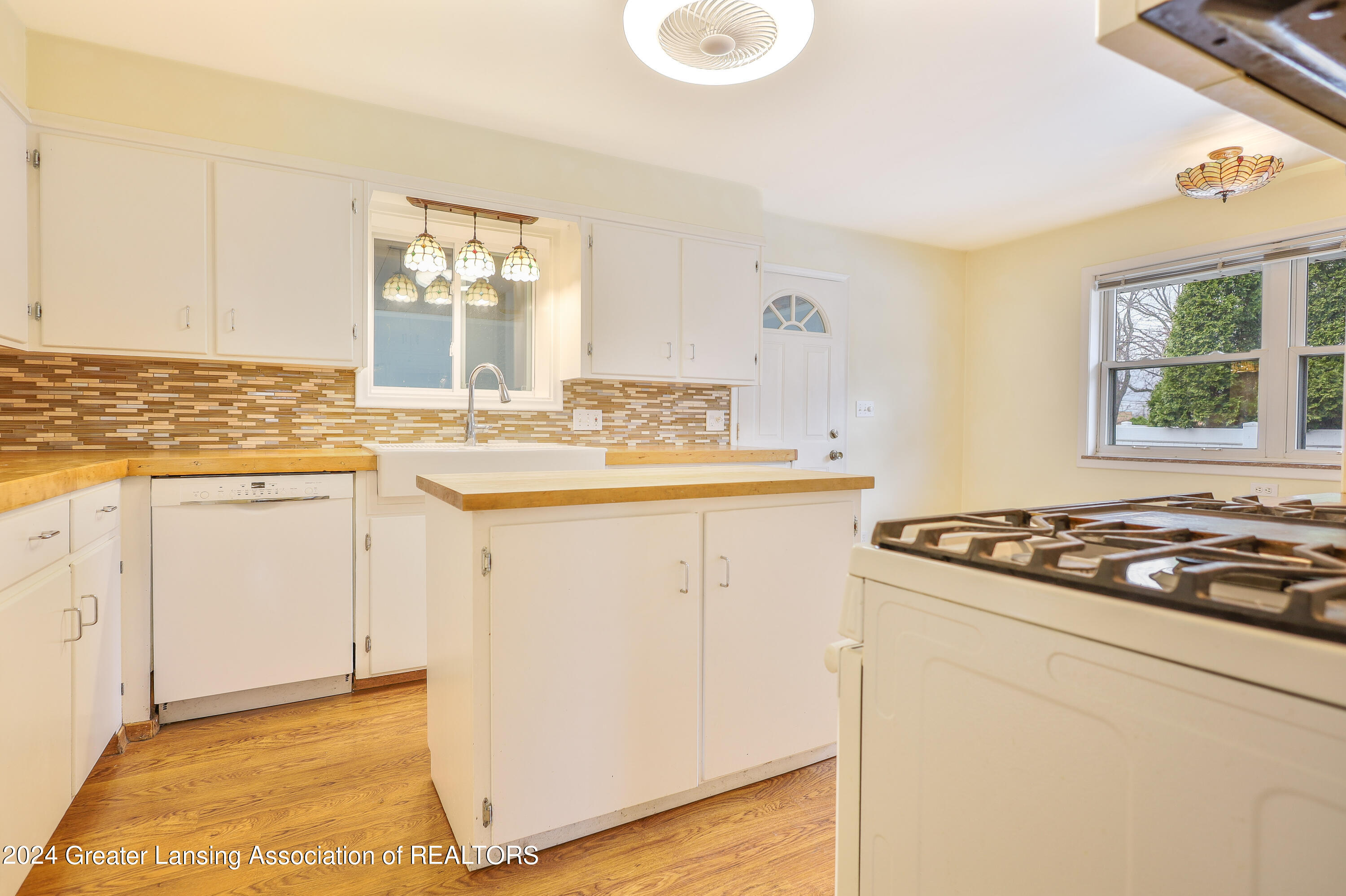 2803 South Cambridge Road Lansing, MI 48911 - Photo 14 of 68 Cambridge-30