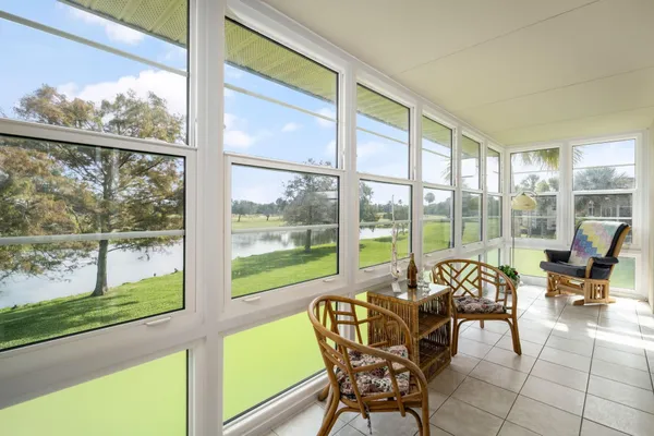 $149,500 | 40 Vista Gdns Trail, Unit 201, Vero Beach, FL 32962