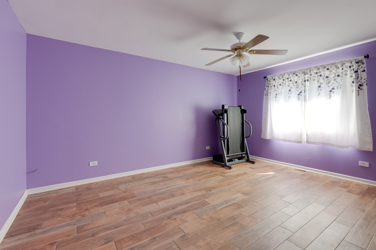 237 Fern Place Fox Lake, IL 60020 - Photo 11 of 17