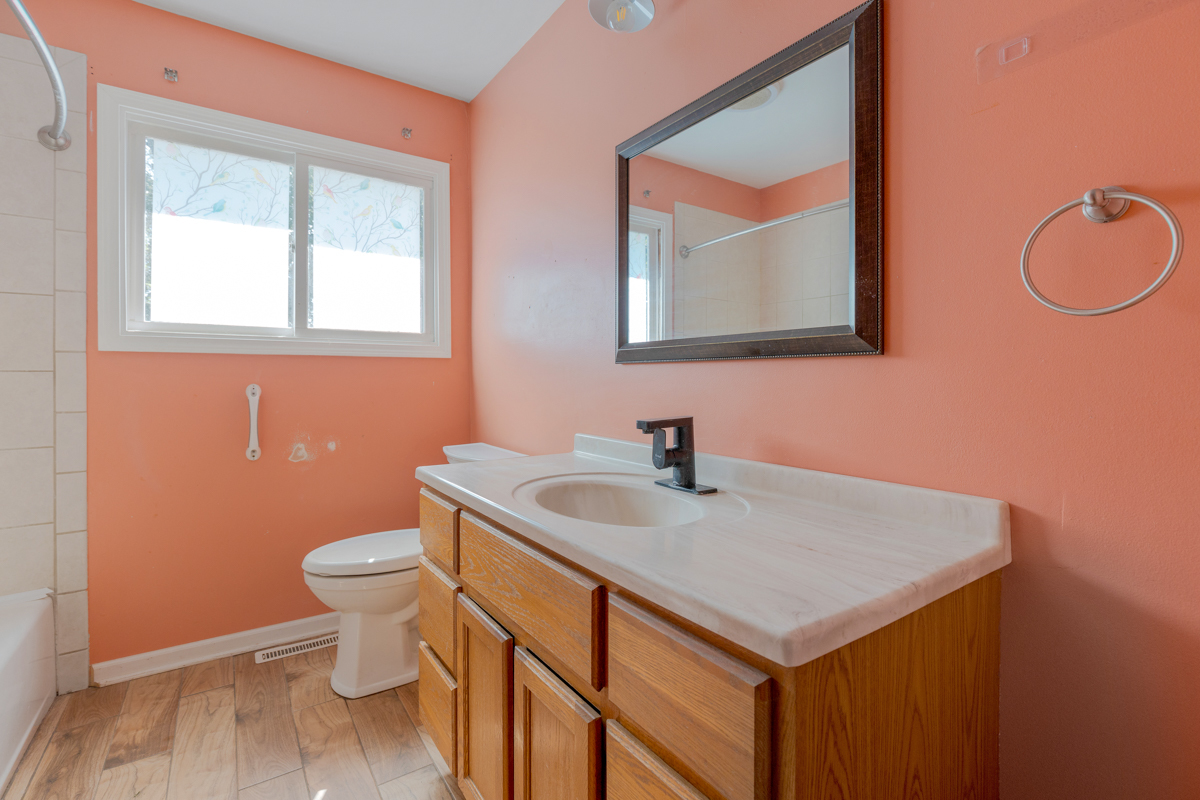 237 Fern Place Fox Lake, IL 60020 - Photo 10 of 17