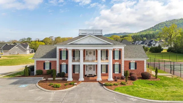 $587,500 | 8906 Silver Maple Drive, Ooltewah, TN 37363