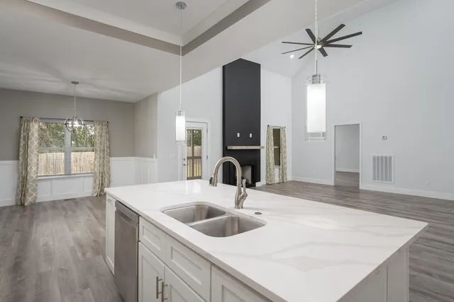 $587,500 | 8906 Silver Maple Drive, Ooltewah, TN 37363