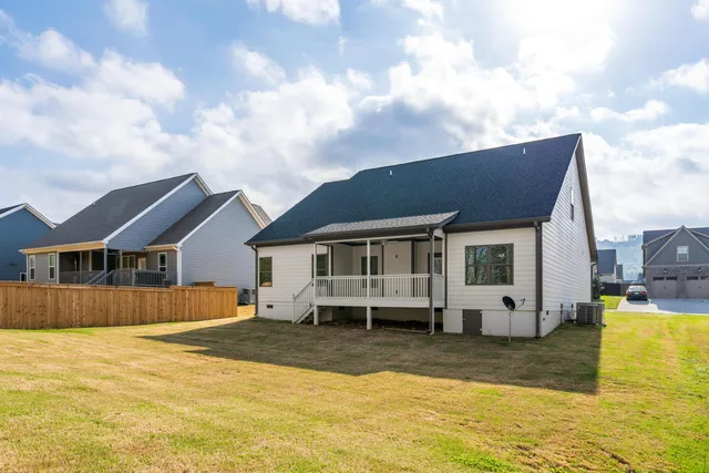 $587,500 | 8906 Silver Maple Drive, Ooltewah, TN 37363