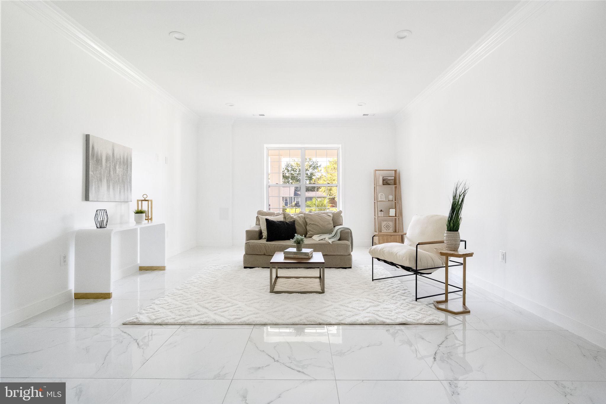6709 Benson Drive Alexandria, VA 22306 - Photo 21 of 66 a living room with furniture