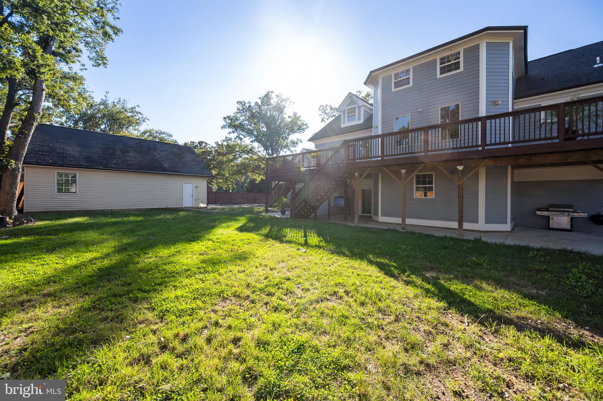 6709 Benson Drive Alexandria, VA 22306 - Photo 7 of 66 a house view with a garden space