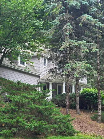 $949,999 | 170 Watch Hill Road, Cortlandt Manor, NY 10567