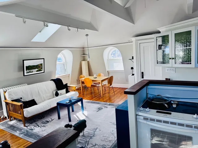 $3,100 | 19 Chester Street, Unit 3, Somerville, MA 02144