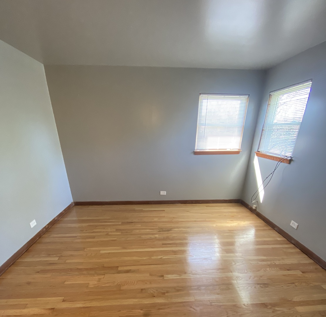18231 Morgan Avenue, Unit 2N Homewood, IL 60430 - Photo 20 of 28 a view of an empty room and window