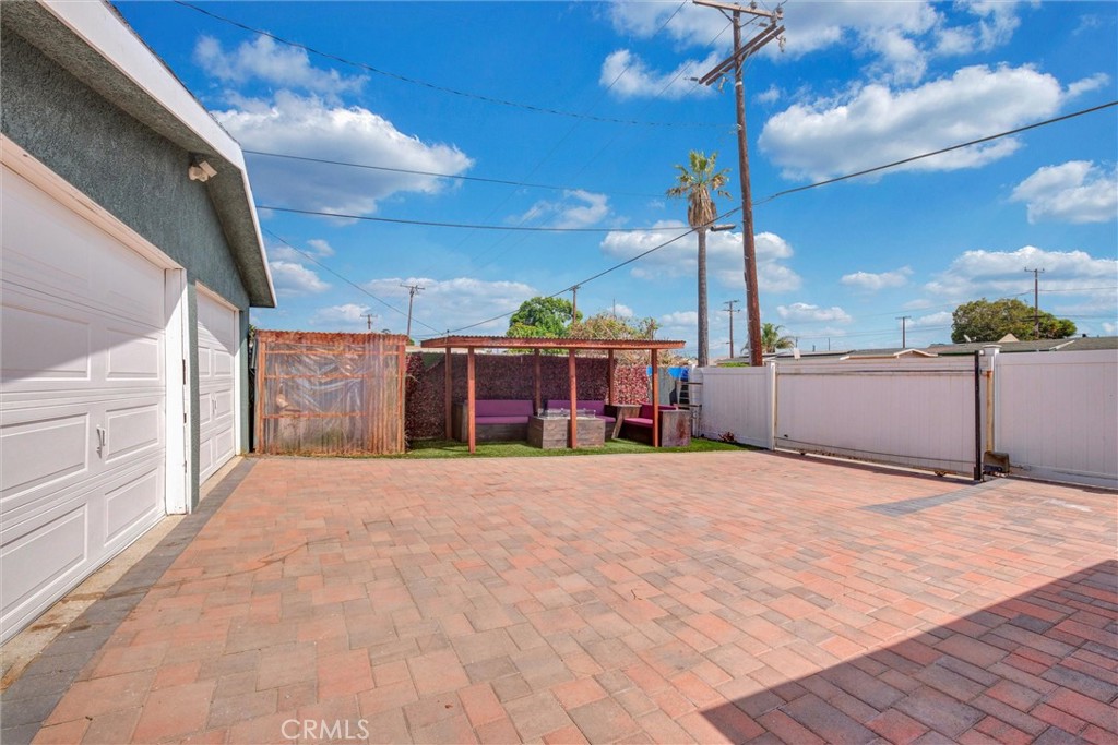 1401 West 165th Street Compton, CA 90220 - Photo 26 of 31 a view of a terrace