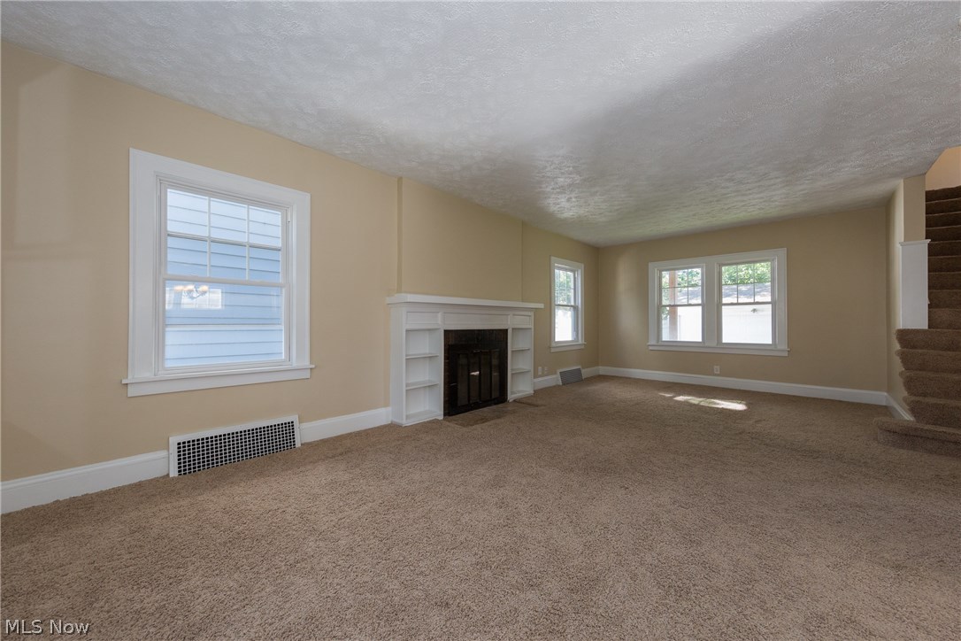 3380 Berkeley Road Cleveland, OH 44118 - Photo 3 of 35