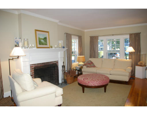 28 Garrison Road Hingham, MA 02043 - Photo 3 of 8 Gallery Image 3