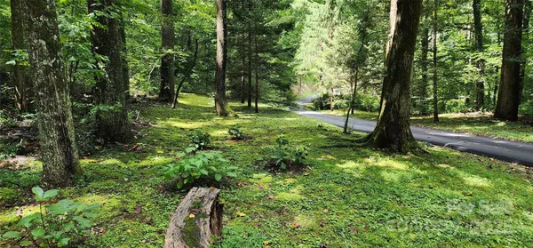 $32,500 | 1.1-acres Orchard Hill, Saluda, NC 28773