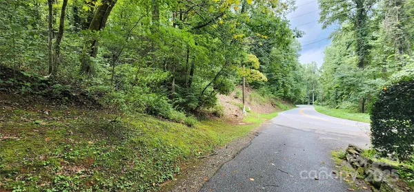 $32,500 | 1.1-acres Orchard Hill, Saluda, NC 28773