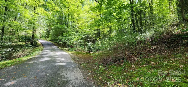 $32,500 | 1.1-acres Orchard Hill, Saluda, NC 28773