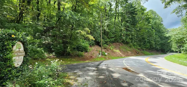 $32,500 | 1.1-acres Orchard Hill, Saluda, NC 28773