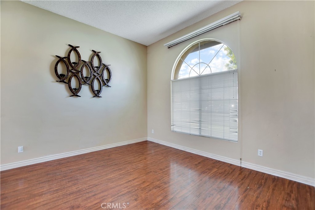 14527 Pony Trail Road Victorville, CA 92392 - Photo 4 of 21