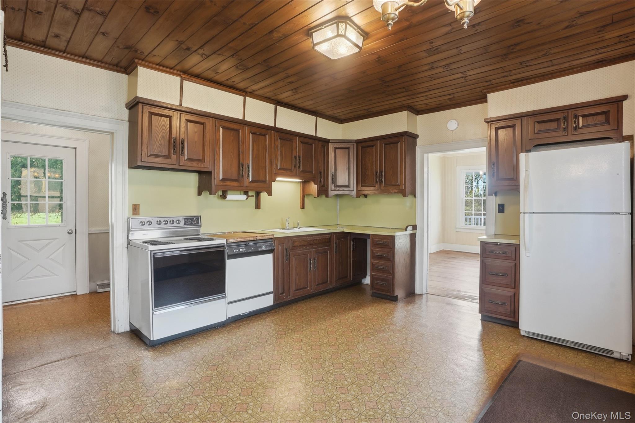 3408 United States Rte 209 Stone Ridge, NY 12484 - Photo 8 of 34