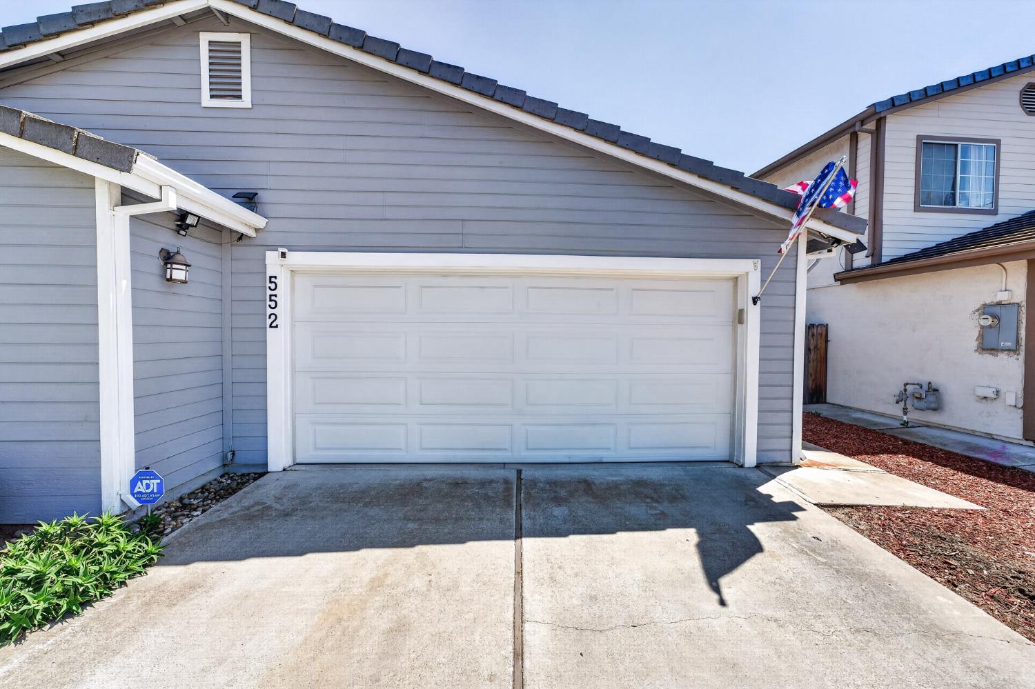 552 West 4th Street Tracy, CA 95376 - Photo 5 of 39