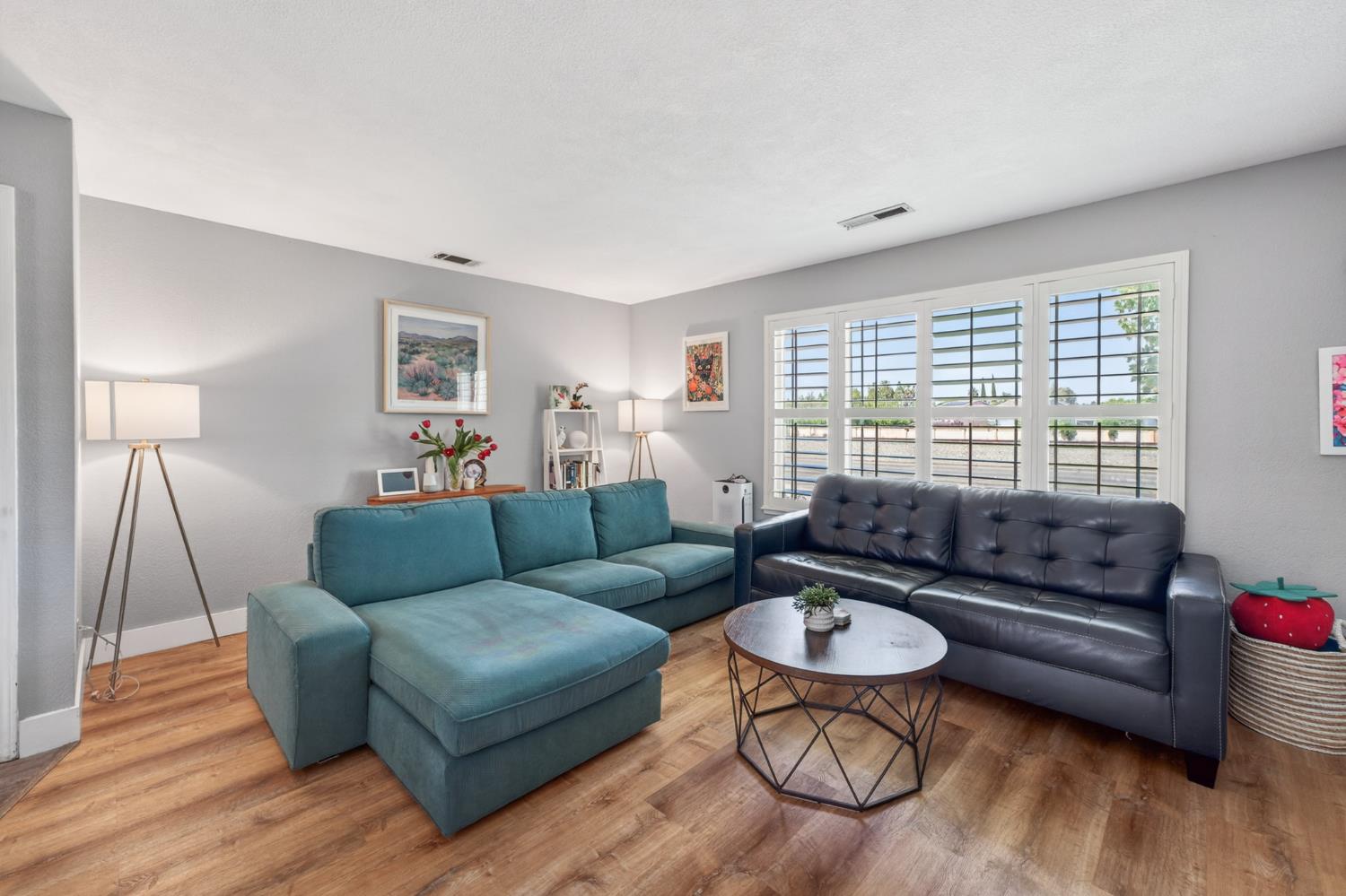 552 West 4th Street Tracy, CA 95376 - Photo 8 of 39