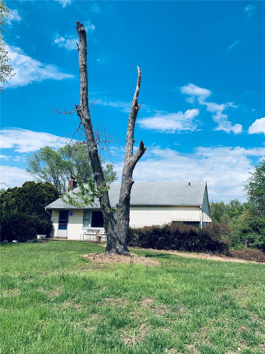 580 White Road Chesterfield, MO 63017 - Photo 3 of 9