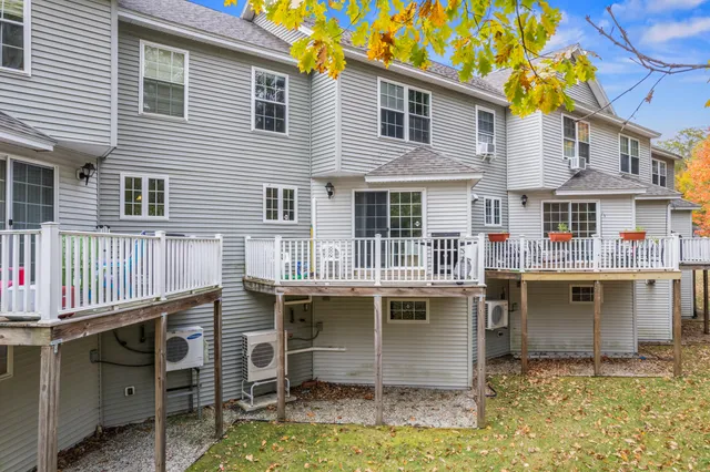 $335,000 | 9 Ledges Court, Unit 9, Lewiston, ME 04240