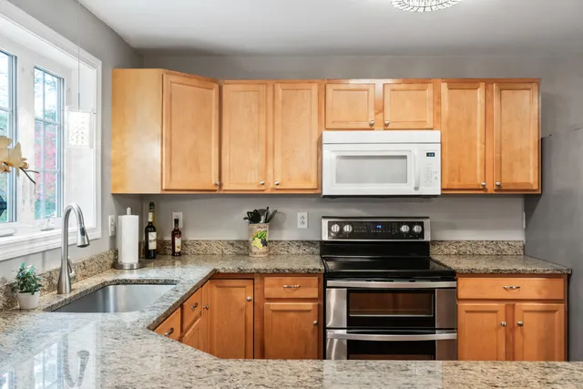 $335,000 | 9 Ledges Court, Unit 9, Lewiston, ME 04240