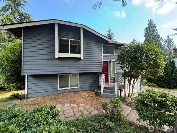 $2,700 | 5848 Northeast Olive Avenue, Bremerton, WA 98311