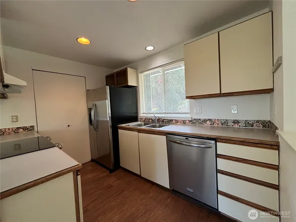 $2,700 | 5848 Northeast Olive Avenue, Bremerton, WA 98311