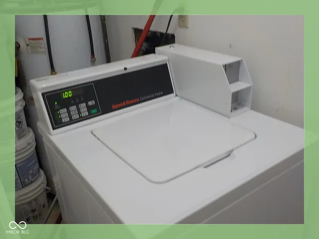 $950 | 209 Lark Drive, Carmel, IN 46032