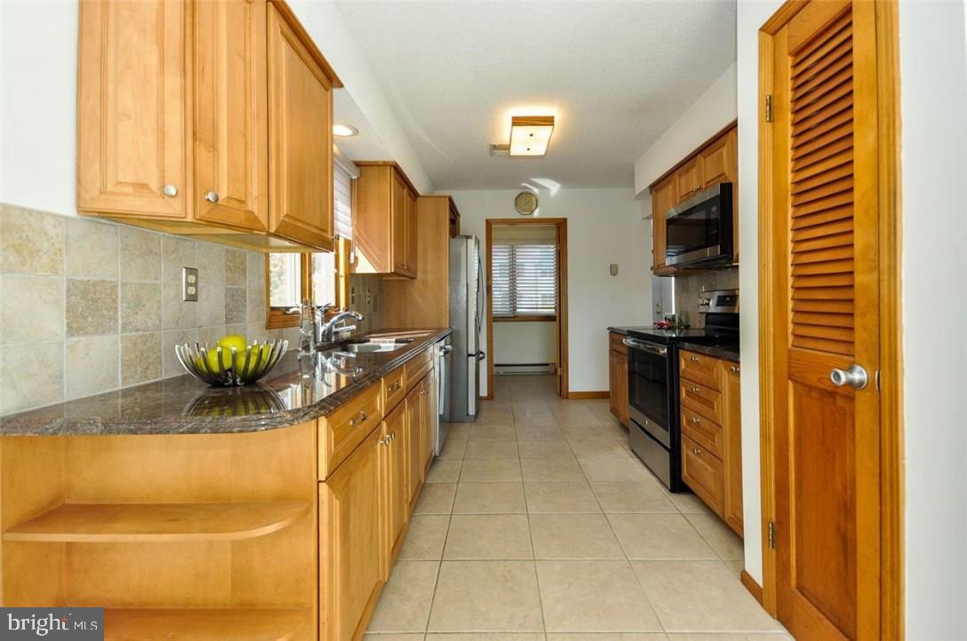 188 Peter Road Manahawkin, NJ 08050 - Photo 8 of 21