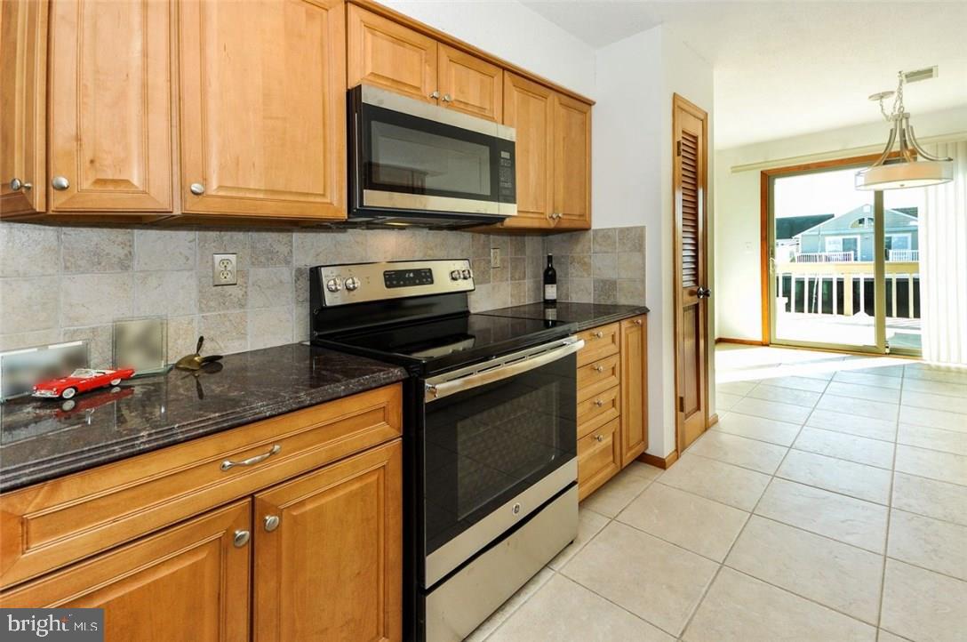 188 Peter Road Manahawkin, NJ 08050 - Photo 9 of 21