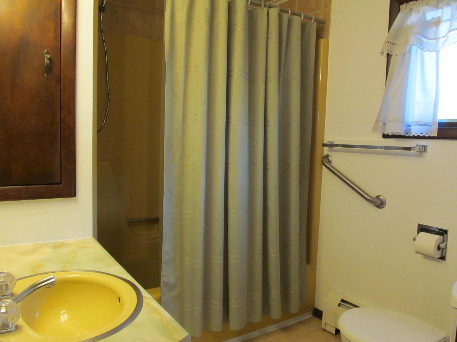 129 Lincoln Avenue Rutland, VT 05701 - Photo 11 of 40