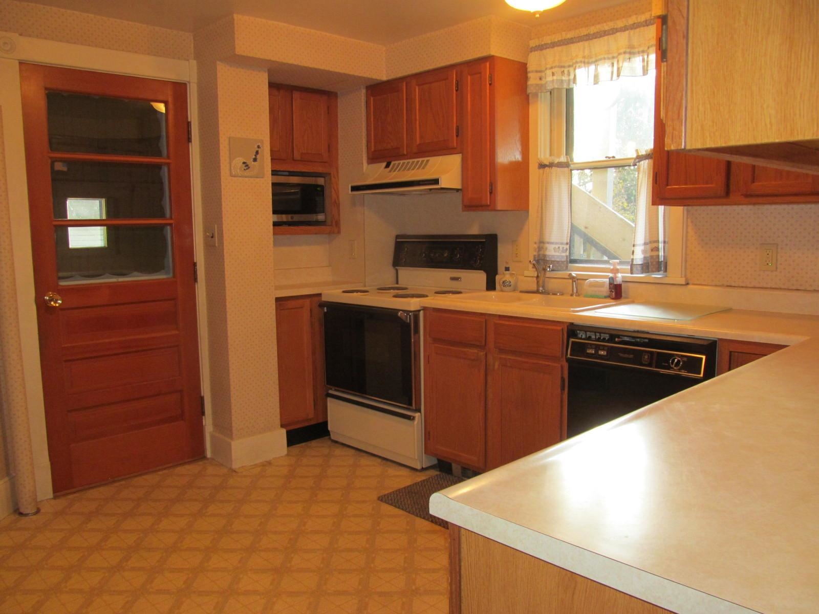 129 Lincoln Avenue Rutland, VT 05701 - Photo 9 of 40