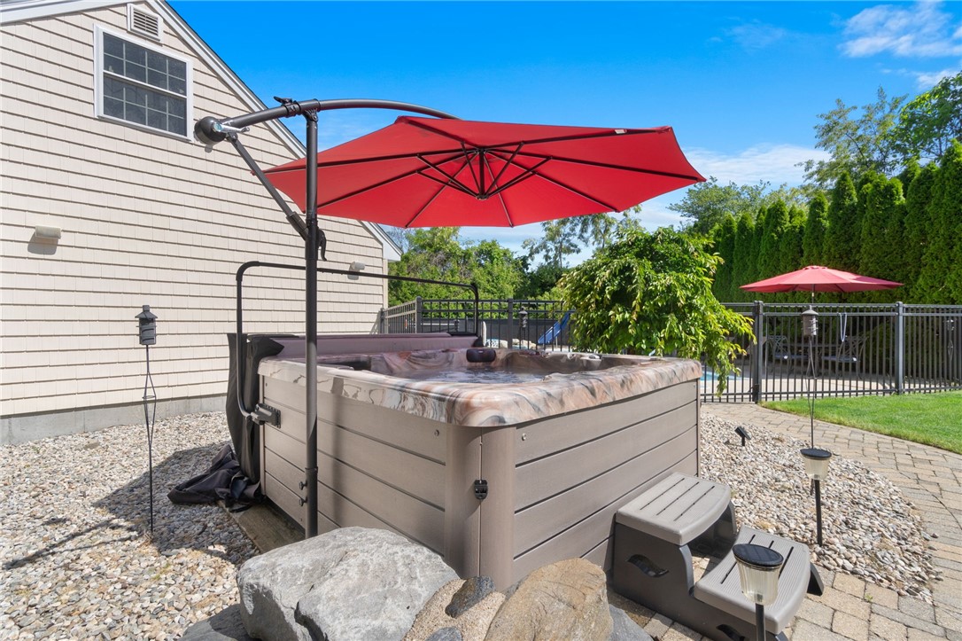 362 Cowesett Road Warwick, RI 02886 - Photo 11 of 44 Gallery Image 11