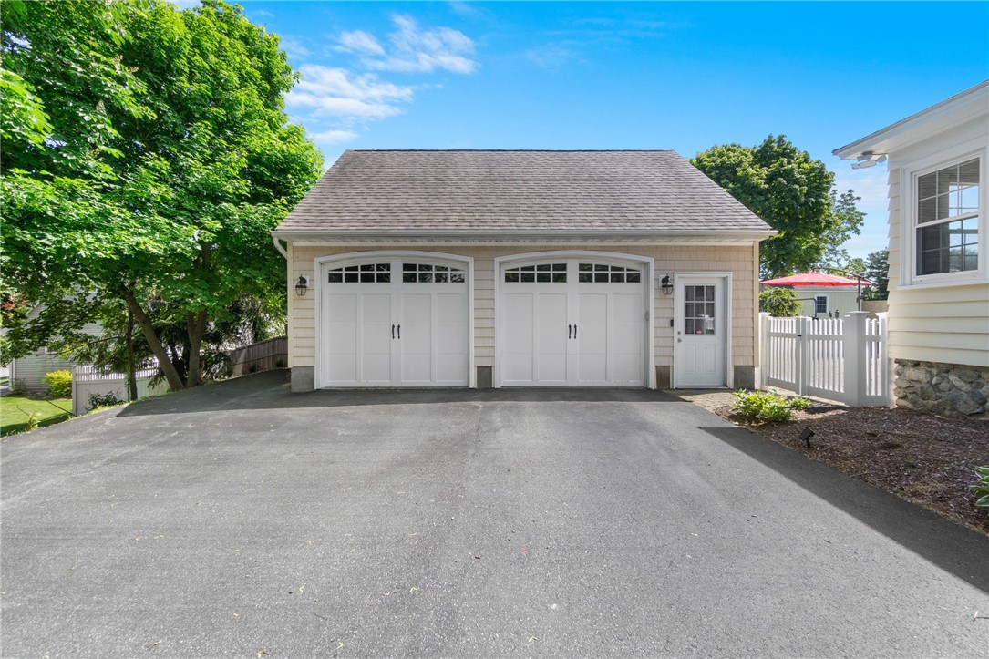 362 Cowesett Road Warwick, RI 02886 - Photo 4 of 44 Gallery Image 4