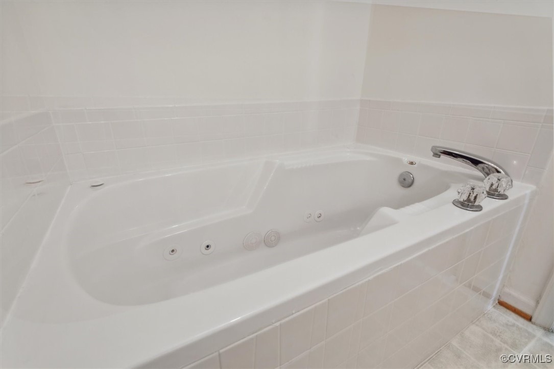 2104 Westgate Circle Williamsburg, VA 23185 - Photo 28 of 45 a bathroom with bathtub
