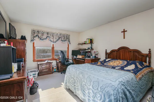 $1,550,000 | 64 Le Grande Avenue, Greenwich, CT 06830