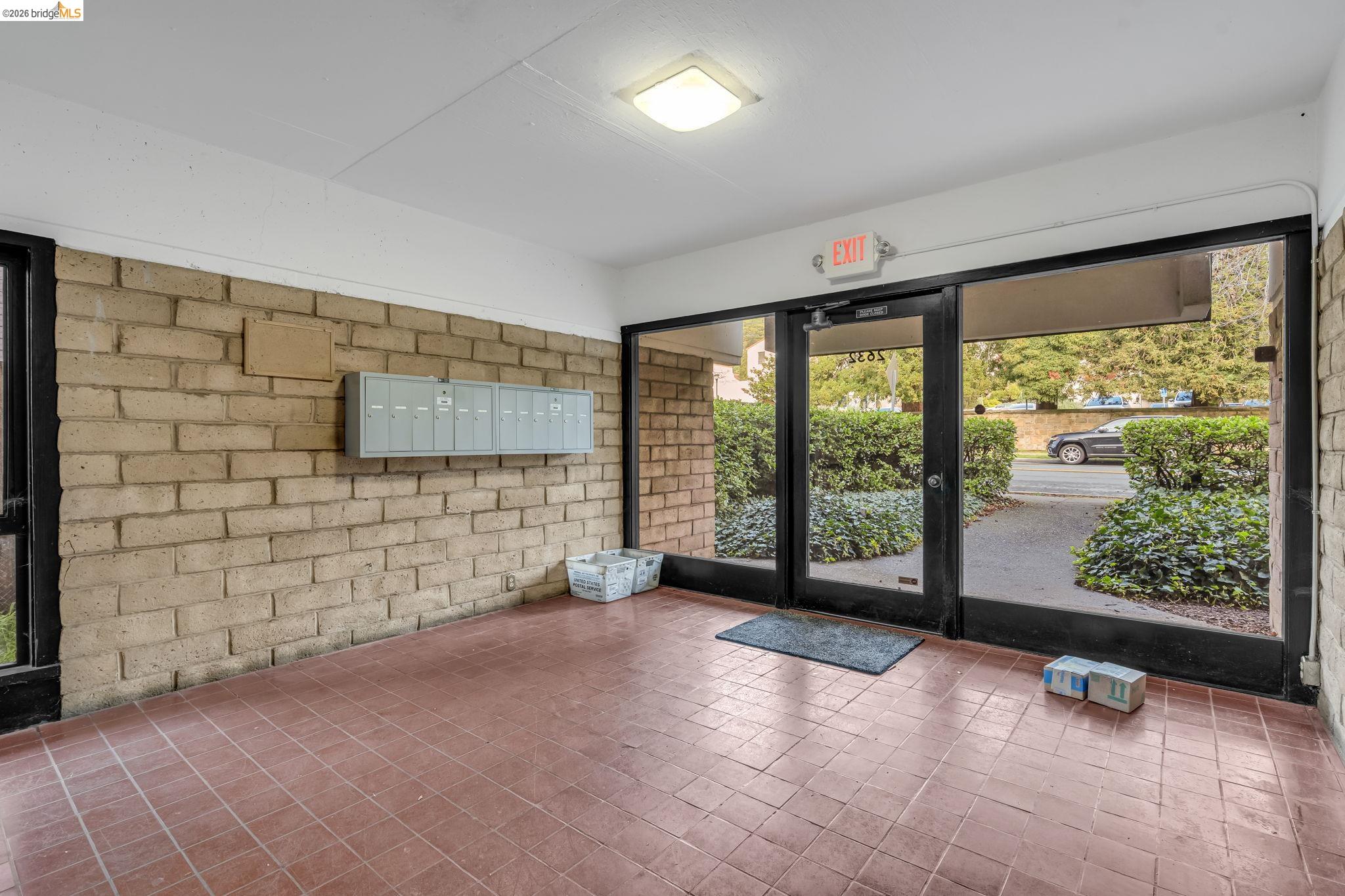 2632 Warring Street, Unit 3 Berkeley, CA 94704 - Photo 21 of 23 an empty room with windows