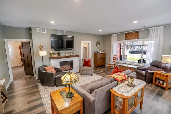 $409,900 | 1922 Sandstone Loop South, Sartell, MN 56377