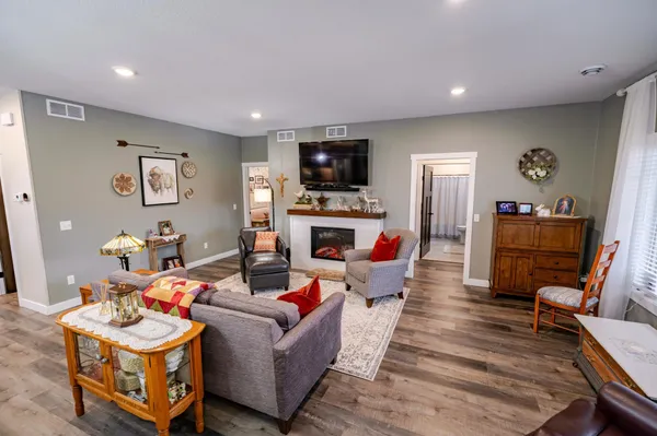 $409,900 | 1922 Sandstone Loop South, Sartell, MN 56377