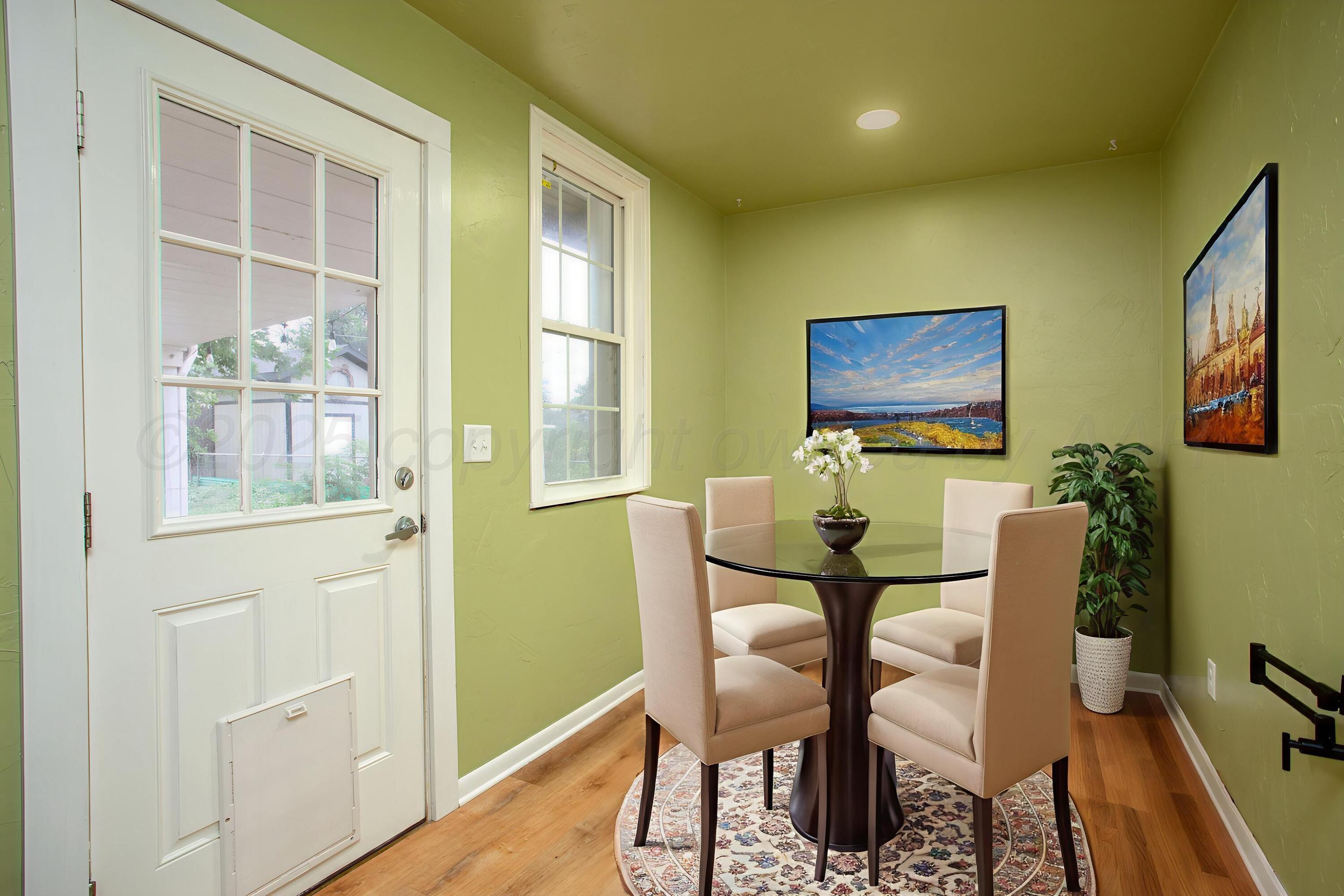 3412 South Rusk Street Amarillo, TX 79109 - Photo 13 of 36 breakfast nook- stagged