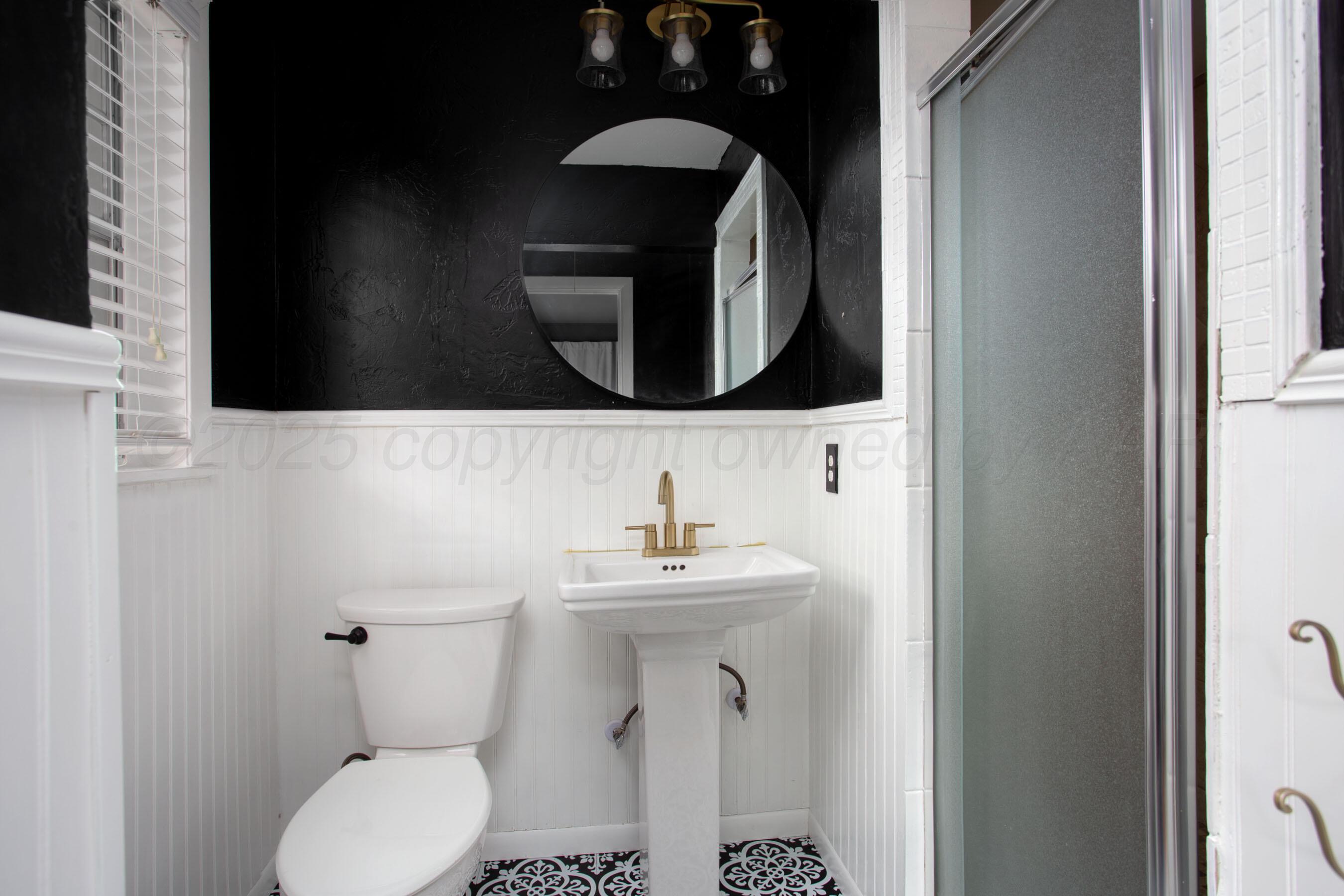 3412 South Rusk Street Amarillo, TX 79109 - Photo 19 of 36 bathroom