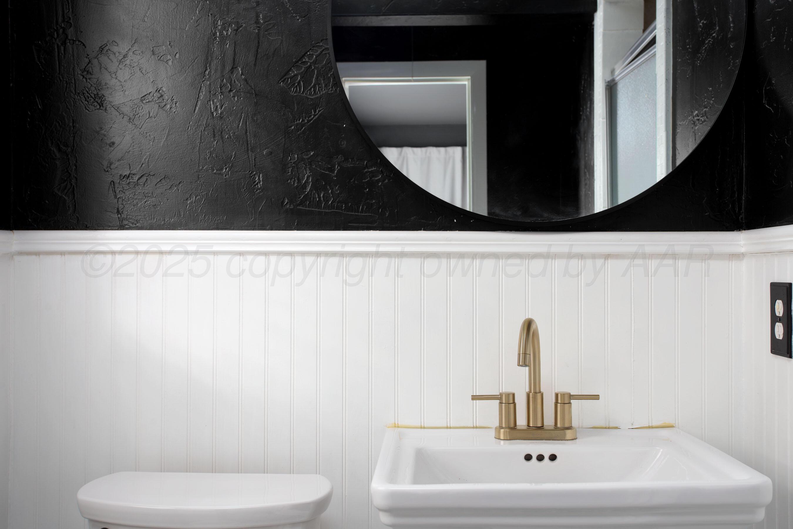 3412 South Rusk Street Amarillo, TX 79109 - Photo 21 of 36 bathroom