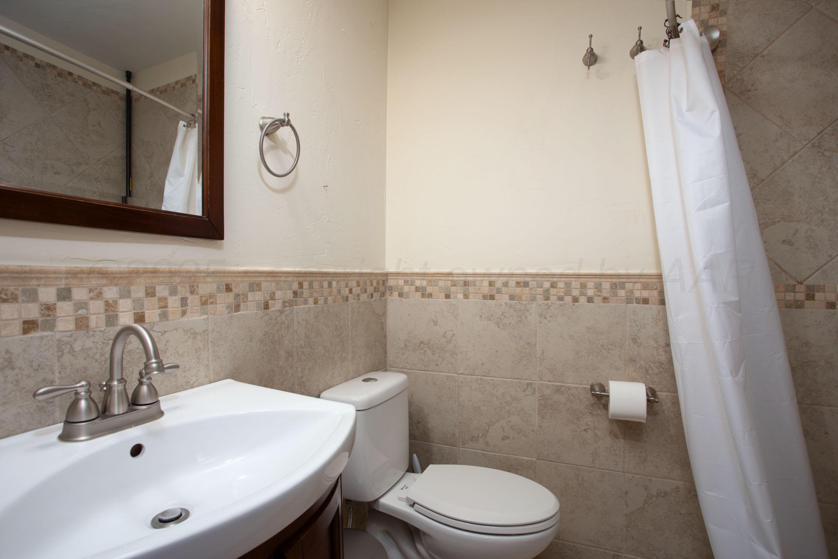 3412 South Rusk Street Amarillo, TX 79109 - Photo 30 of 36 bathroom