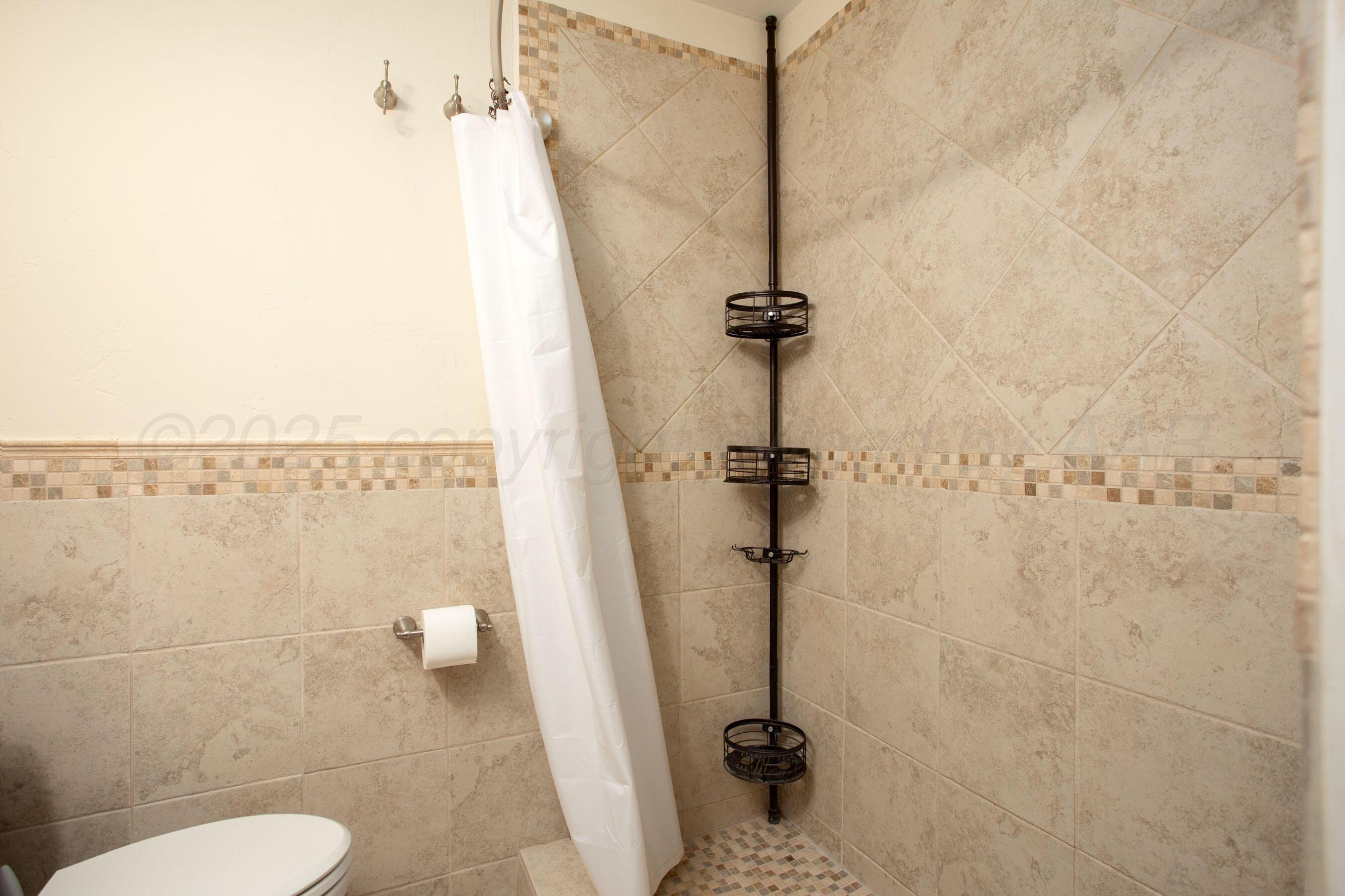 3412 South Rusk Street Amarillo, TX 79109 - Photo 31 of 36 bathroom