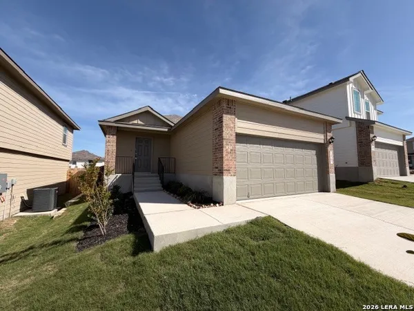 $1,900 | 14707 Armstrong Field, San Antonio, TX 78245