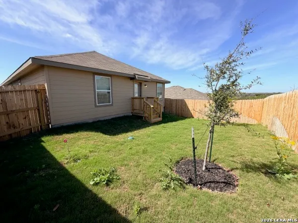 $1,900 | 14707 Armstrong Field, San Antonio, TX 78245