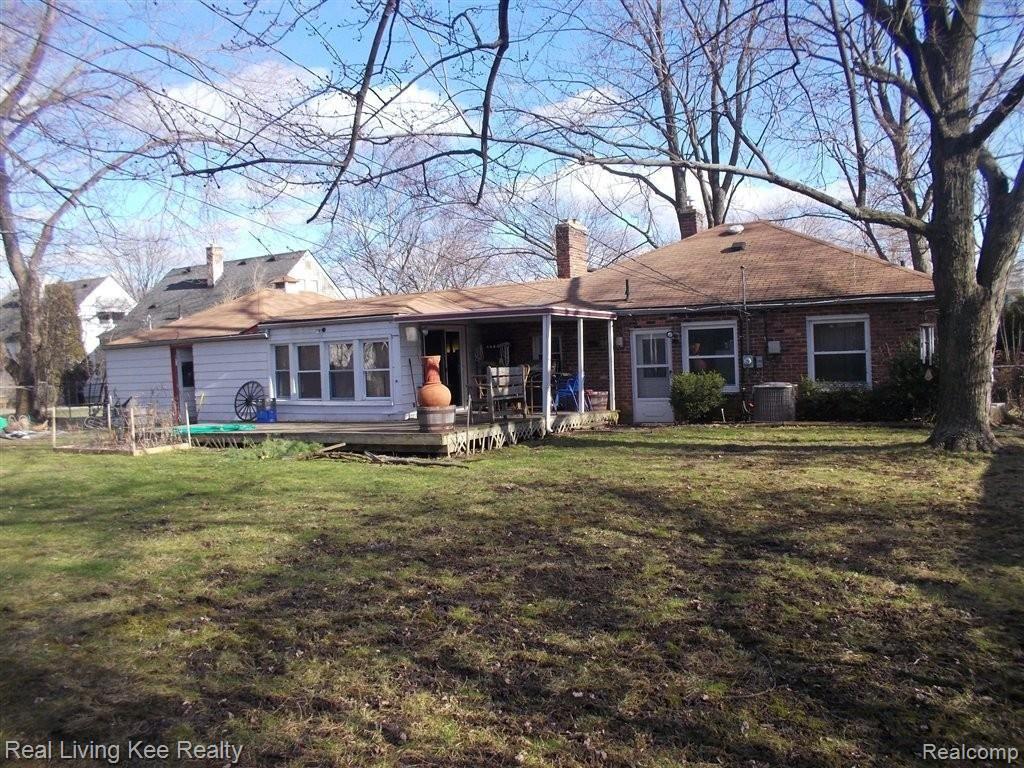3905 Durham Road Royal Oak, MI 48073 - Photo 2 of 5 020.JPG